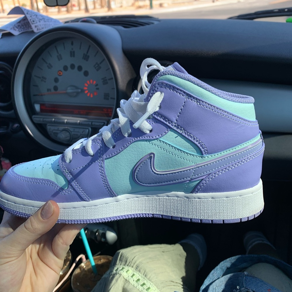 Some Mids I Wore Them Twice They’re In Pretty Min… - image 1